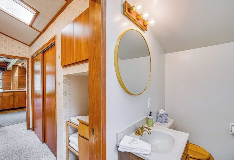 Cle Elum A Frame Direct Yakima River Access!