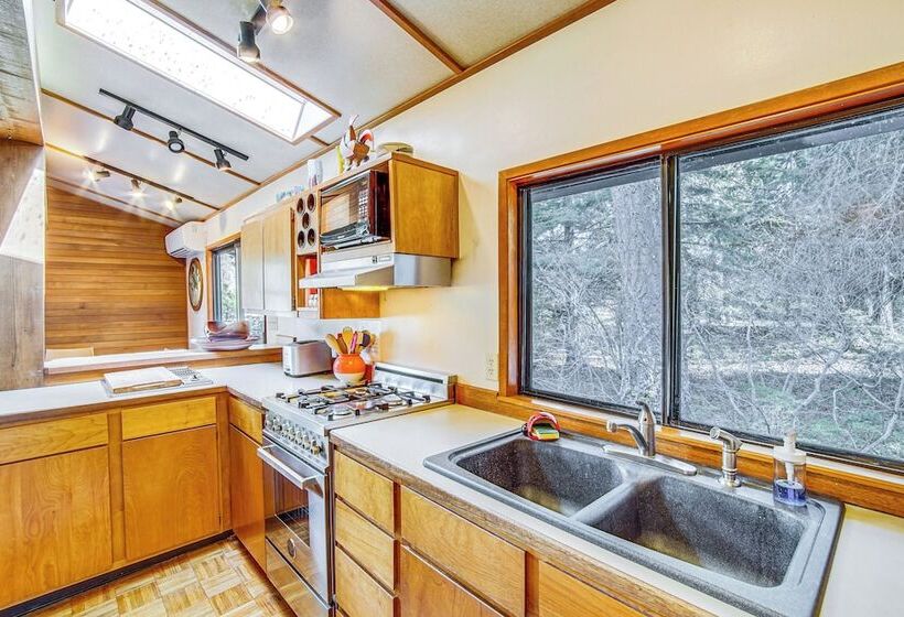 Cle Elum A Frame Direct Yakima River Access!