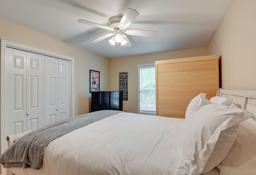 Cozy Hermitage Home W/ Deck: 11 Mi To Nashville!