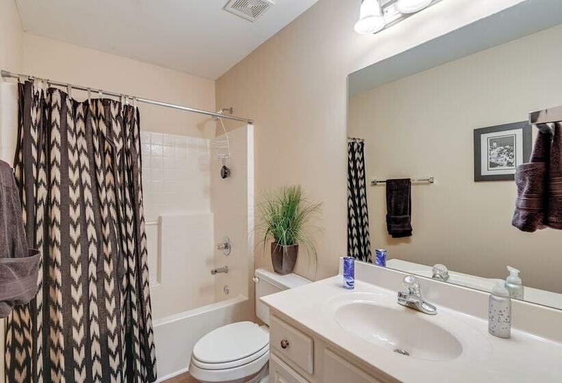 Cozy Hermitage Home W/ Deck: 11 Mi To Nashville!