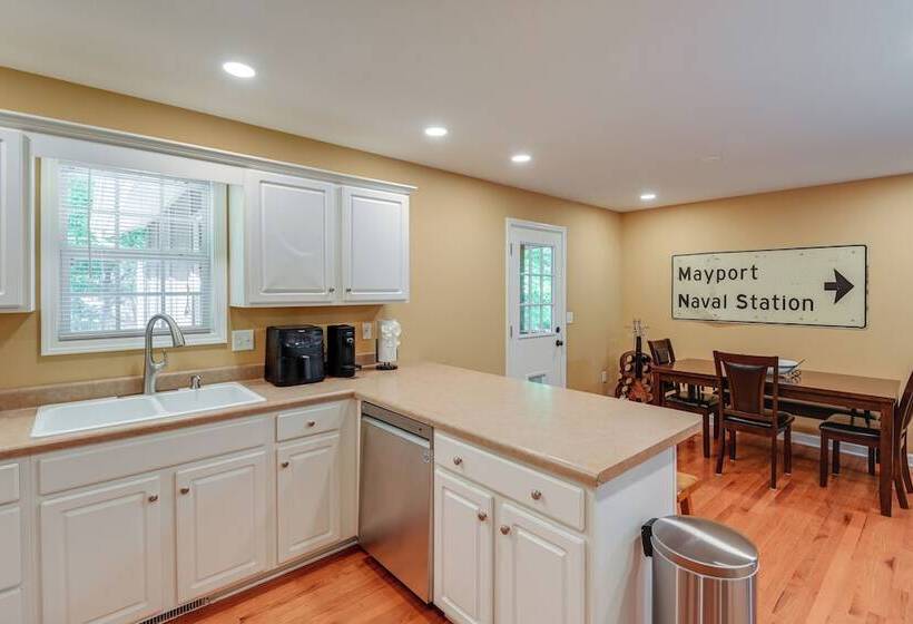 Cozy Hermitage Home W/ Deck: 11 Mi To Nashville!