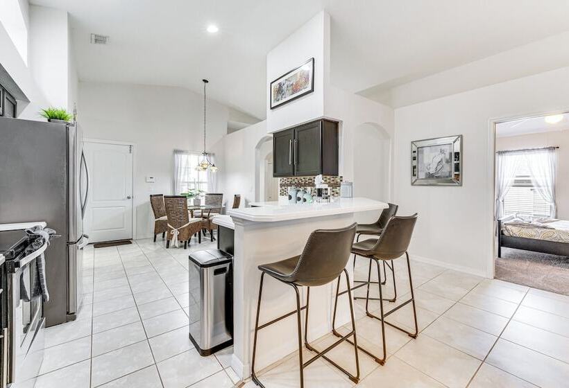 Near Golf & Wdw: Family Friendly Home In Davenport