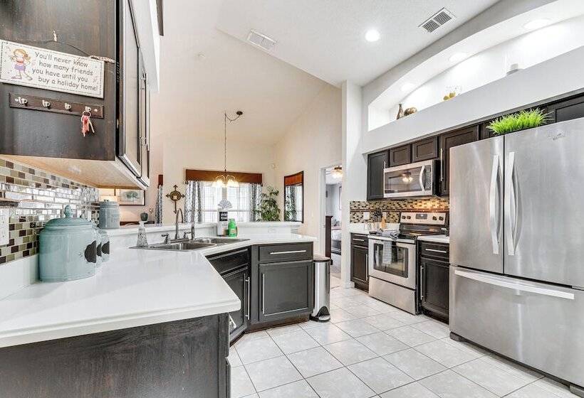 Near Golf & Wdw: Family Friendly Home In Davenport