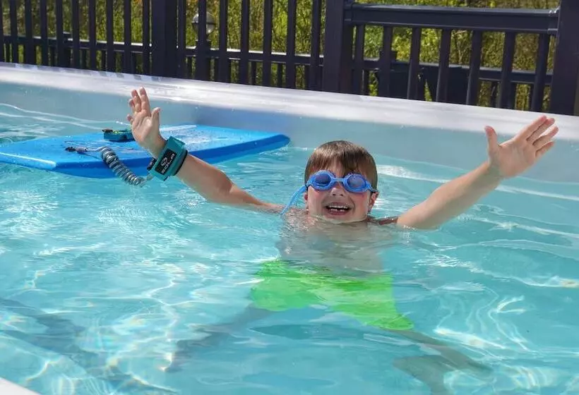 Family Friendly Rural Riverside 5 Bed Cottage