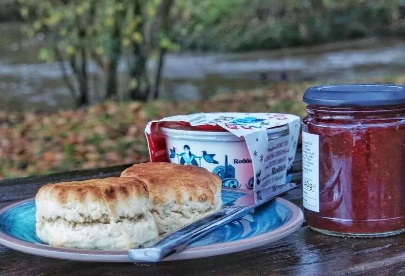 Family Friendly Rural Riverside 5 Bed Cottage