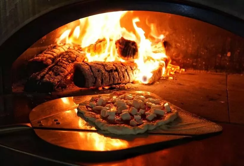 Family Friendly Rural Riverside 5 Bed Cottage