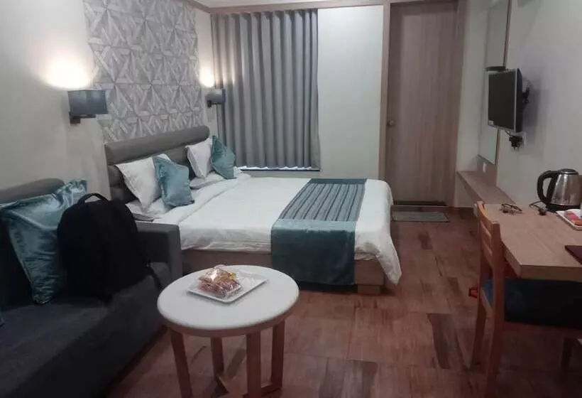 هتل Everland Rajkot