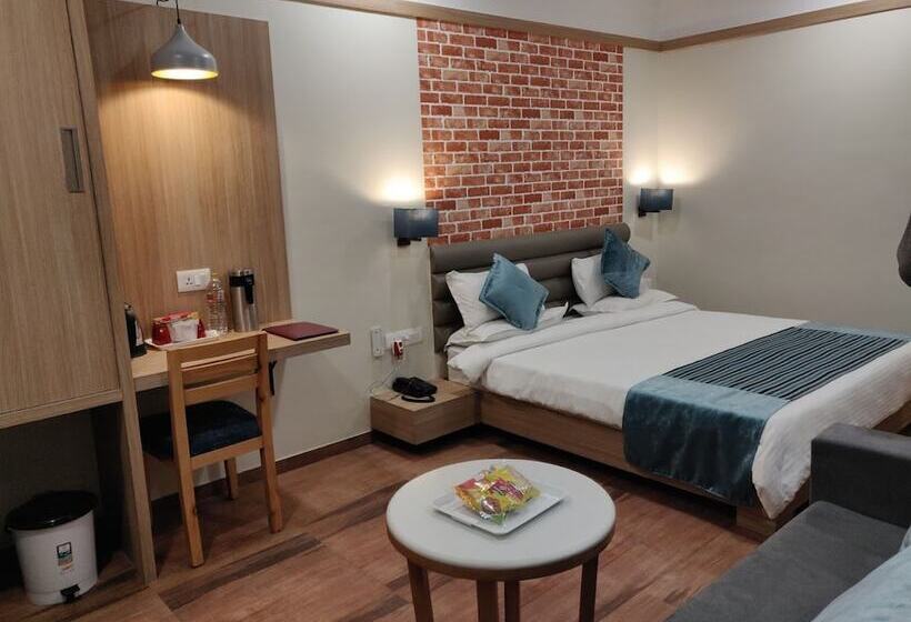 Hotel Everland Rajkot