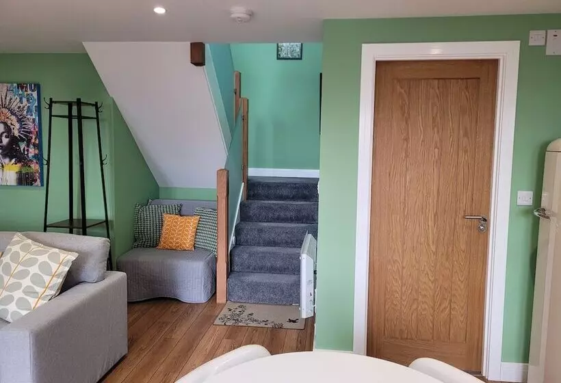 ホテル Forest Cedar Lodge, Cinderford, Sleeps 4