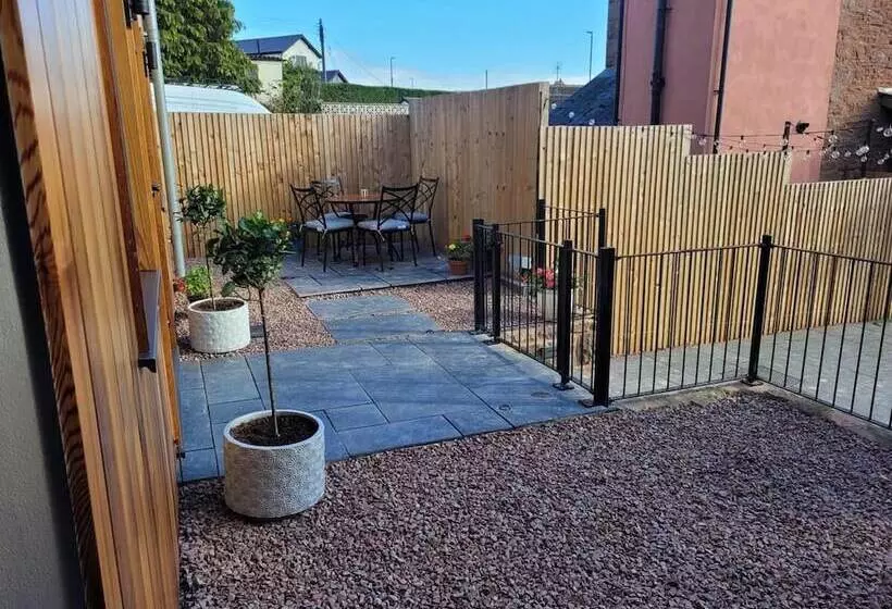 ホテル Forest Cedar Lodge, Cinderford, Sleeps 4