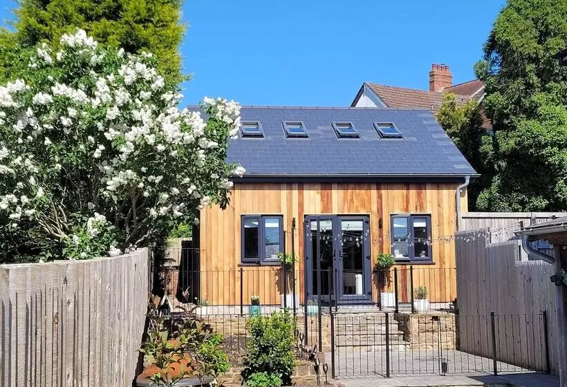 ホテル Forest Cedar Lodge, Cinderford, Sleeps 4