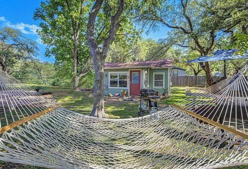 Charming Lakeview Cottage With Lake Access!