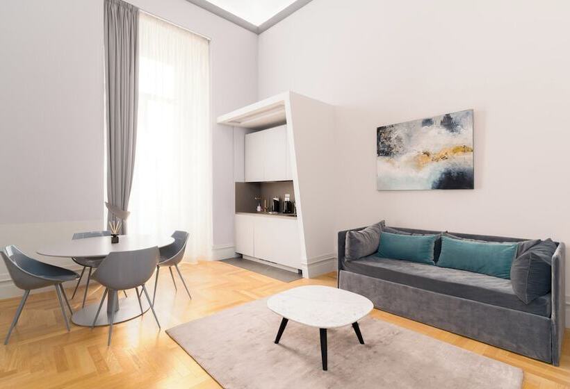 Limehome Lecce Palazzo Bn