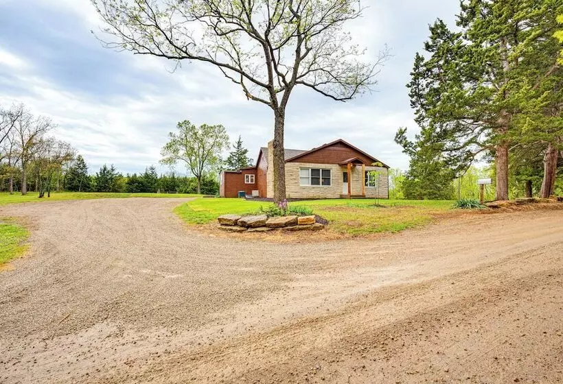 Peaceful Perry Home W/ Patio   Pets Welcome!