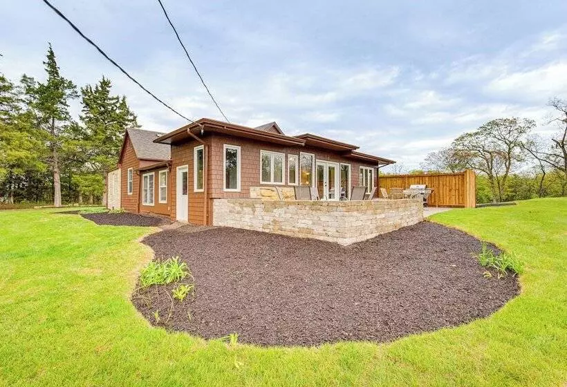 Peaceful Perry Home W/ Patio   Pets Welcome!