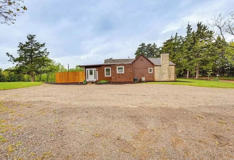 Peaceful Perry Home W/ Patio   Pets Welcome!