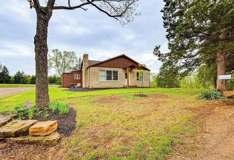 Peaceful Perry Home W/ Patio   Pets Welcome!