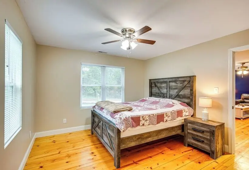 Peaceful Perry Home W/ Patio   Pets Welcome!