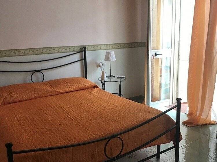 פנסיון Ischia Mare