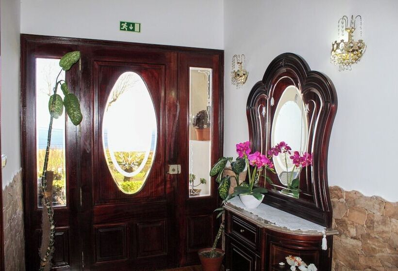 פנסיון Vila Almeida