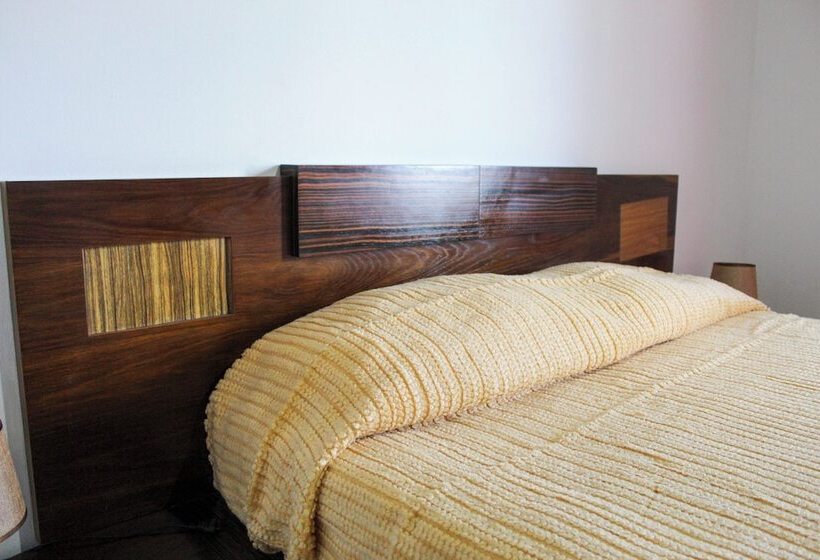 פנסיון Vila Almeida