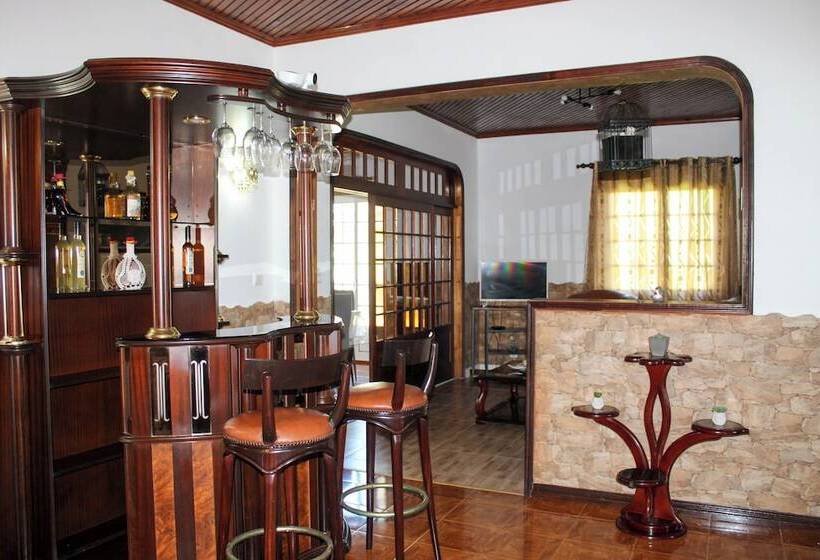 פנסיון Vila Almeida