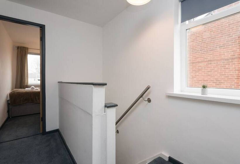 Residenssi Captivating Beverley 3 Bed House Private Parking