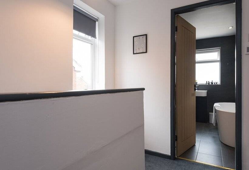 Residenssi Captivating Beverley 3 Bed House Private Parking