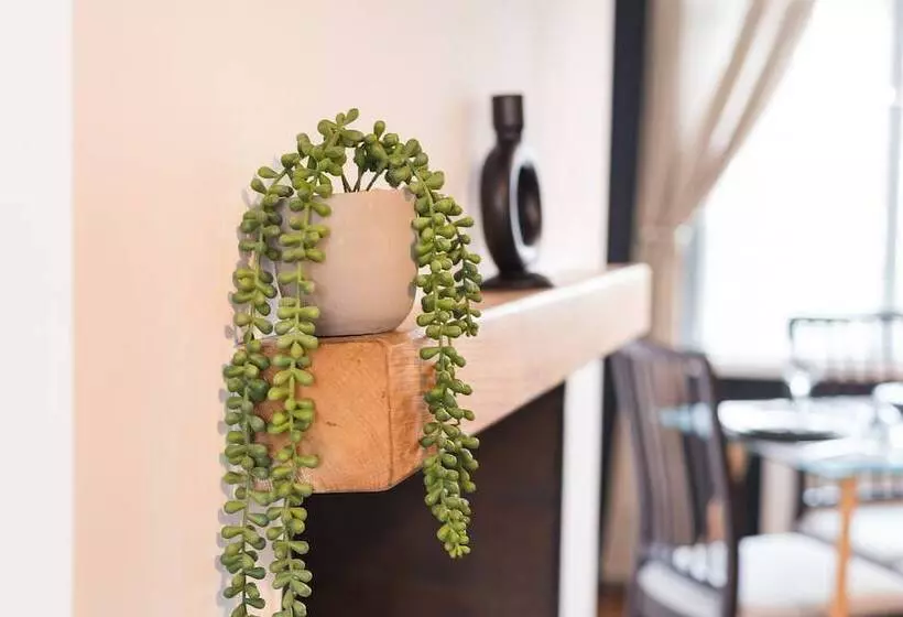اقامتگاه Captivating Beverley 3 Bed House Private Parking