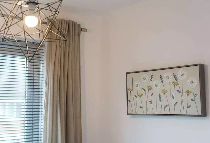 اقامتگاه Captivating Beverley 3 Bed House Private Parking
