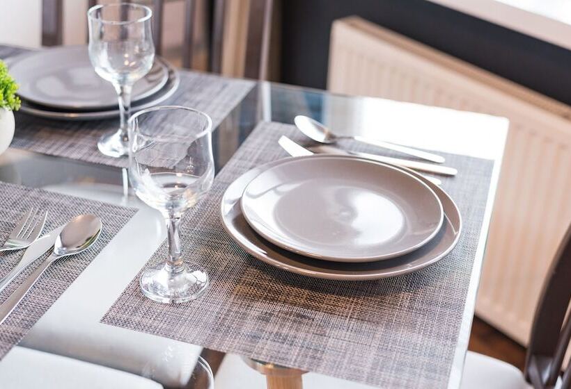 Residenssi Captivating Beverley 3 Bed House Private Parking