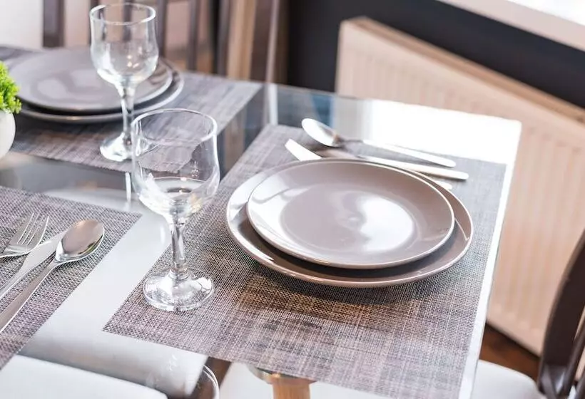 اقامتگاه Captivating Beverley 3 Bed House Private Parking