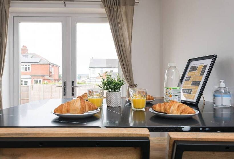 Residenssi Captivating Beverley 3 Bed House Private Parking