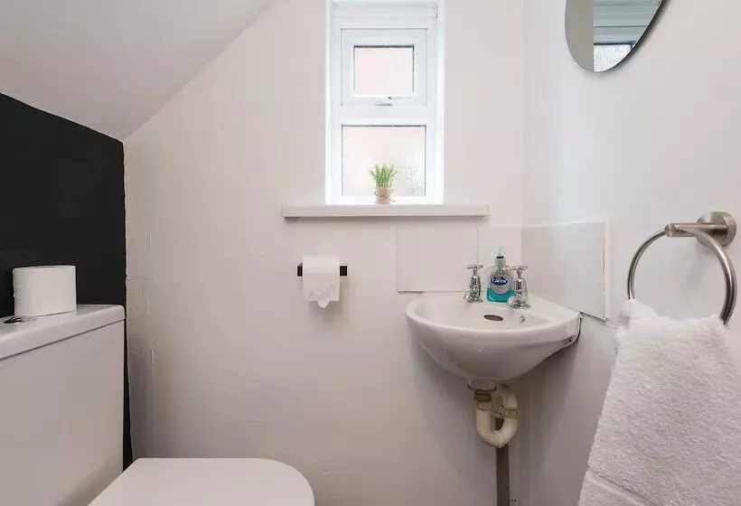 اقامتگاه Captivating Beverley 3 Bed House Private Parking