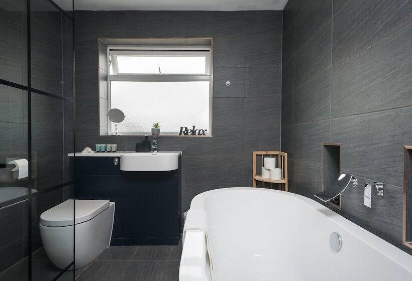 Residenssi Captivating Beverley 3 Bed House Private Parking