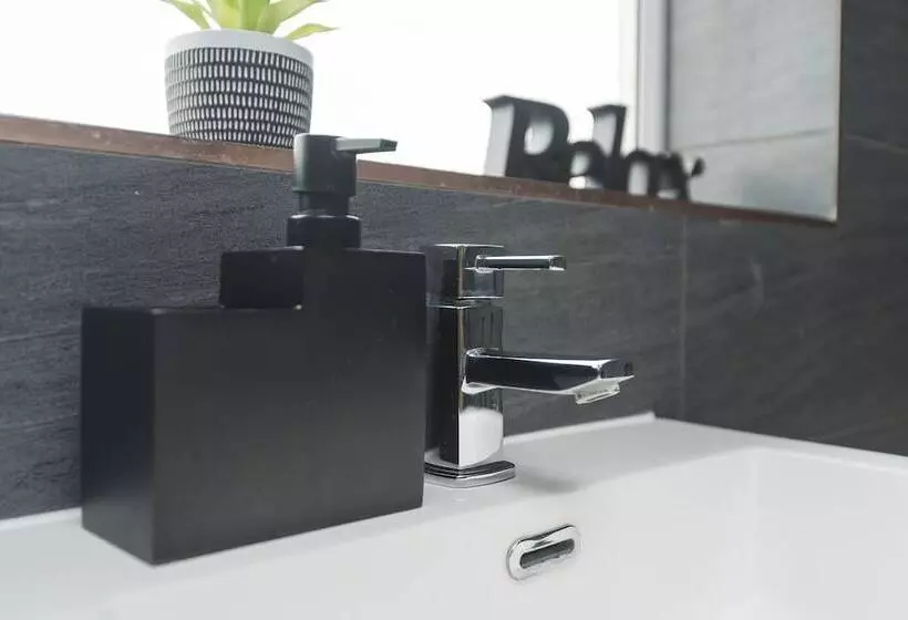 اقامتگاه Captivating Beverley 3 Bed House Private Parking