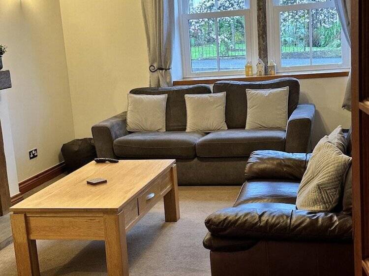 Резиденция Lovely 3 Bed House In Holmfirth