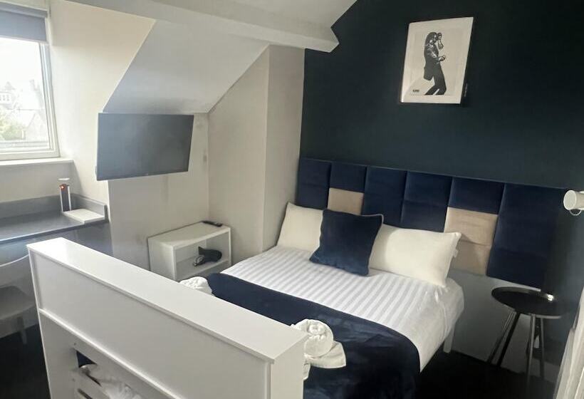 إقامة Sleeps Up To 8, A 4 Bed House All With En Suites