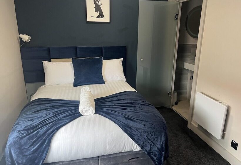 إقامة Sleeps Up To 8, A 4 Bed House All With En Suites