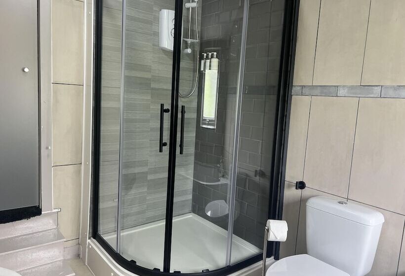 إقامة Sleeps Up To 8, A 4 Bed House All With En Suites