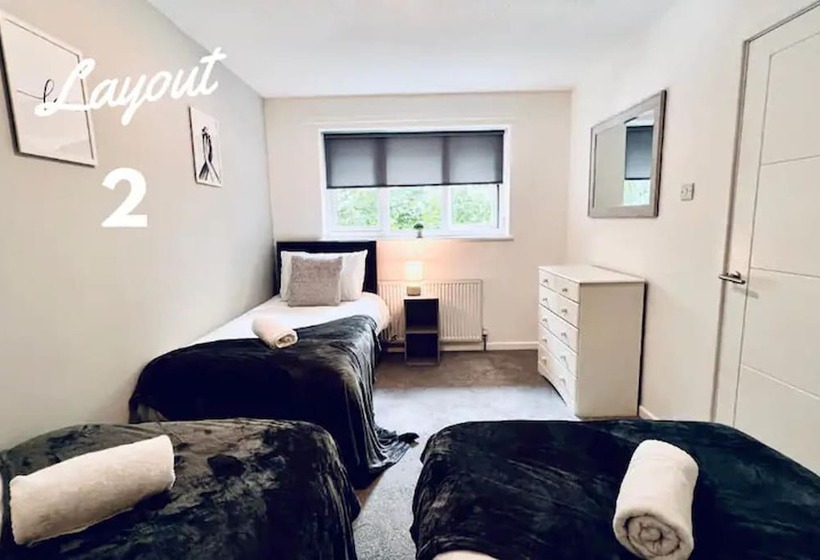 اقامتگاه Stylish Townhouse With Free Parking In Liverpool