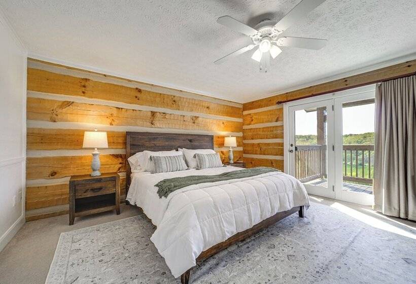 Panoramic Mtn Views: Spacious Tennessee Home!