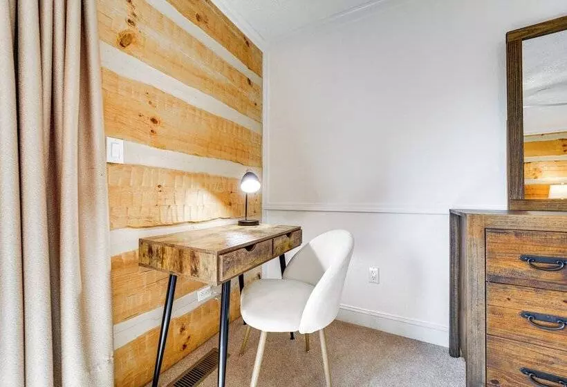 Panoramic Mtn Views: Spacious Tennessee Home!