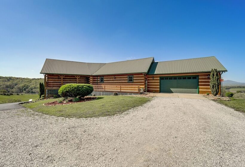 Panoramic Mtn Views: Spacious Tennessee Home!