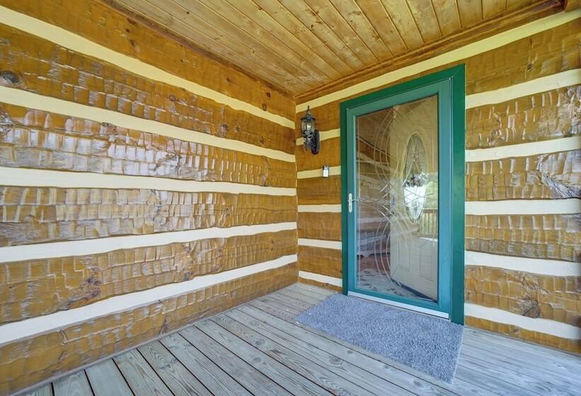 Panoramic Mtn Views: Spacious Tennessee Home!