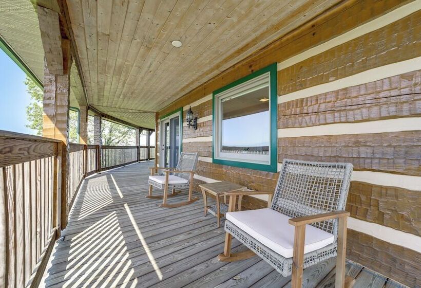 Panoramic Mtn Views: Spacious Tennessee Home!