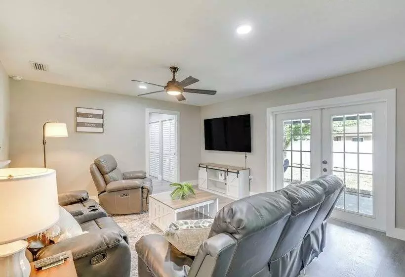 Tampa Home W/ Covered Patio: 8 Mi To Downtown!