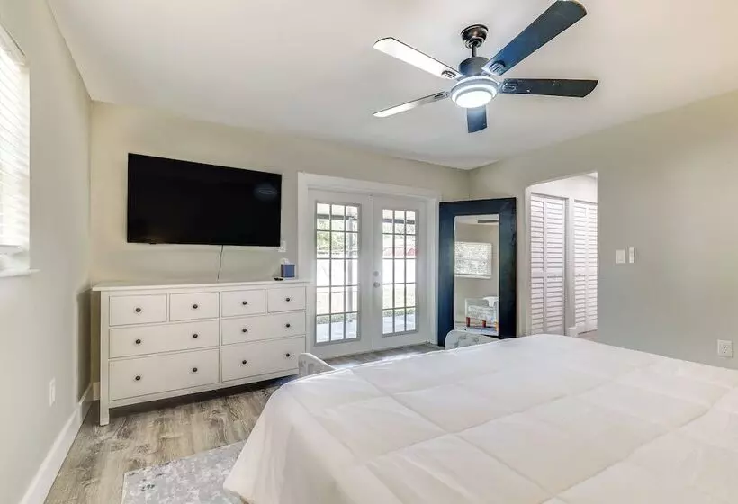 Tampa Home W/ Covered Patio: 8 Mi To Downtown!