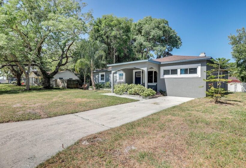 Tampa Home W/ Covered Patio: 8 Mi To Downtown!