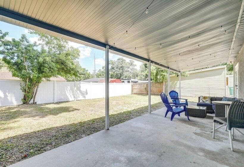 Tampa Home W/ Covered Patio: 8 Mi To Downtown!